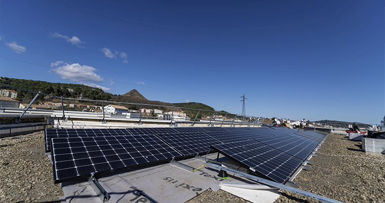 600 m² de panneaux photovoltaïques 600 m² de panneaux photovoltaïques