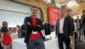 Eric Jacquot et son fils Simon ont présenté aux visiteurs leur équipement sélectionné. Photo La Rpf. 