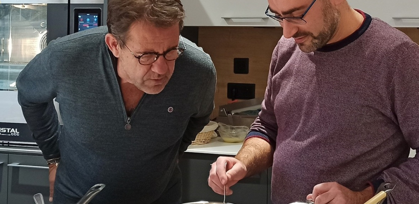 LQ10568484C_picture_0_cropped.jpg Michel Sarran en compagnie de Fabrice Combrouze, responsable R&D chez Cité Gourmande.