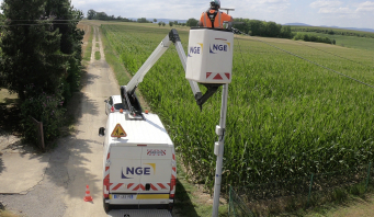 Rosace est une société détenue par Altitude Infrastructure THD, NGE Concessions, Quaero Capital Infrastructure Fund et la Caisse des Dépôts - Banque des Territoires.