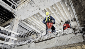 Le burineur TE-2000 compte parmi les outils les puissants compatibles avec les batteries Nuron.