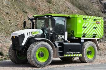 Le ravitallieur permettra recharger les chargeuses pelleteuses, les chariots élévateurs à déport de charge et des pelles sur chenilles. 