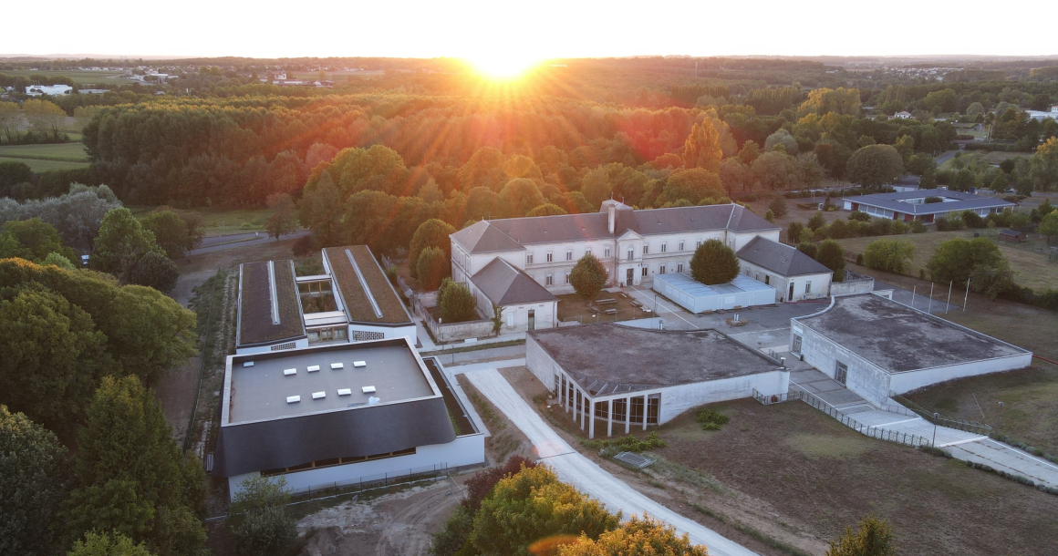 LQ12487894C_picture_0_cropped.jpg <p>Trois nouveaux bâtiments viennent agrandir le campus. </p>