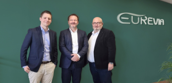 <p>De gauche à droite :</p><p>Fabrice Shoshany, Directeur Commercial et Marketing – BDR Thermea France,</p><p>David Loyer, Directeur général - Eurevia,</p><p>et Thierry Jehl, Directeur Marketing Produit&amp;amp;Solutions - BDR Thermea France</p>