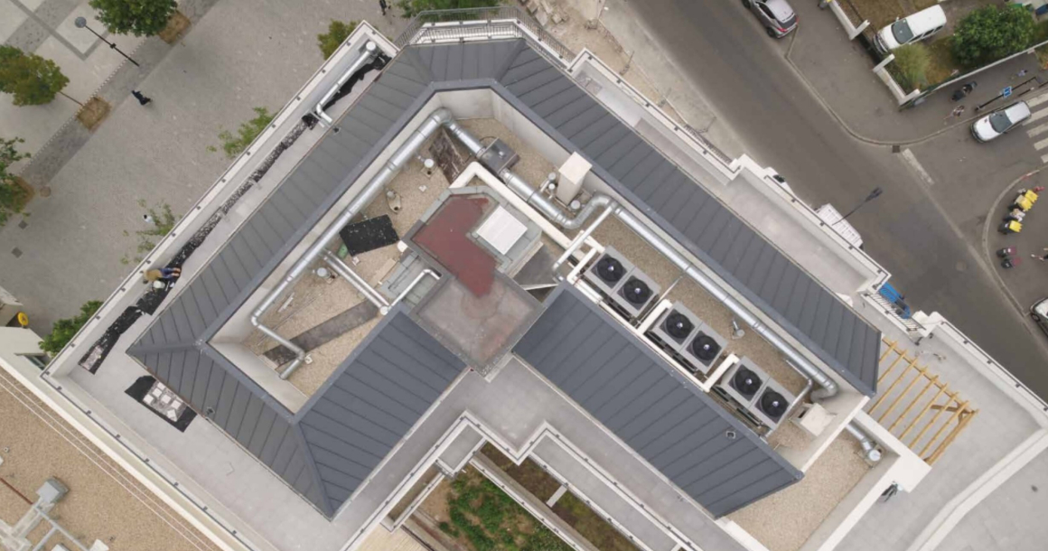 LQ12787756C_picture_0_cropped.jpg L'immeuble neuf de 63 appartements à Sartrouville est équipé de 3 PAC monoblocs de 80 kW chacune pour produire chauffage et ECS.