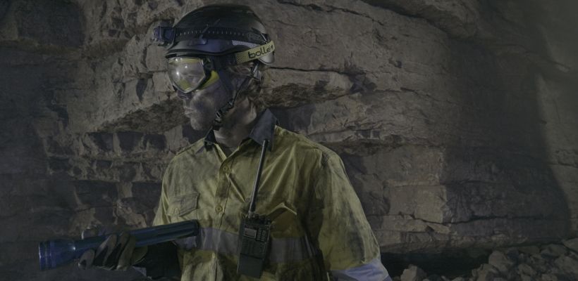 Bollé Safety remet au gout du jour sa gamme de lunettes-masques.