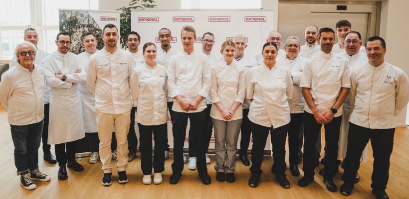 Les lauréats et le jury de la 4e édition du Concours "Cuisinons pour demain" organisé par Rational
