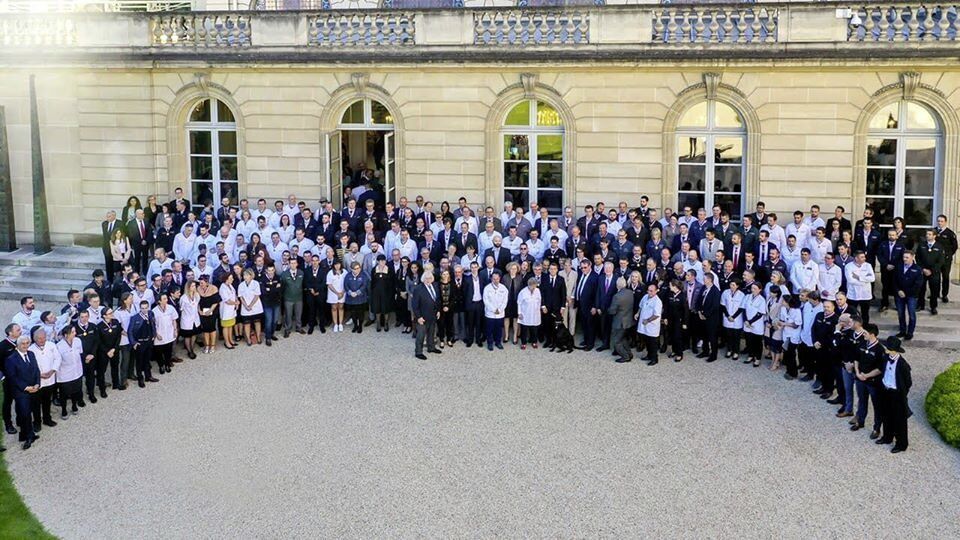 Lauréats 2019 dans la cour de l'Elysée.