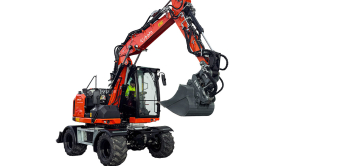 Deux modèles KW 095 et KW 115 de respectivement 9,7-11,5 t et 10,8-12,8 t, animés par un moteur Kubota V3800 développant 55kW et 80 kW seront proposés. 