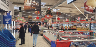 Après un rebond l'année précédente, dans le contexte inflationniste de l'époque, le format hypermarché a perdu à nouveau du terrain sur le surgelé salé en 2024, principalement au profit du drive.