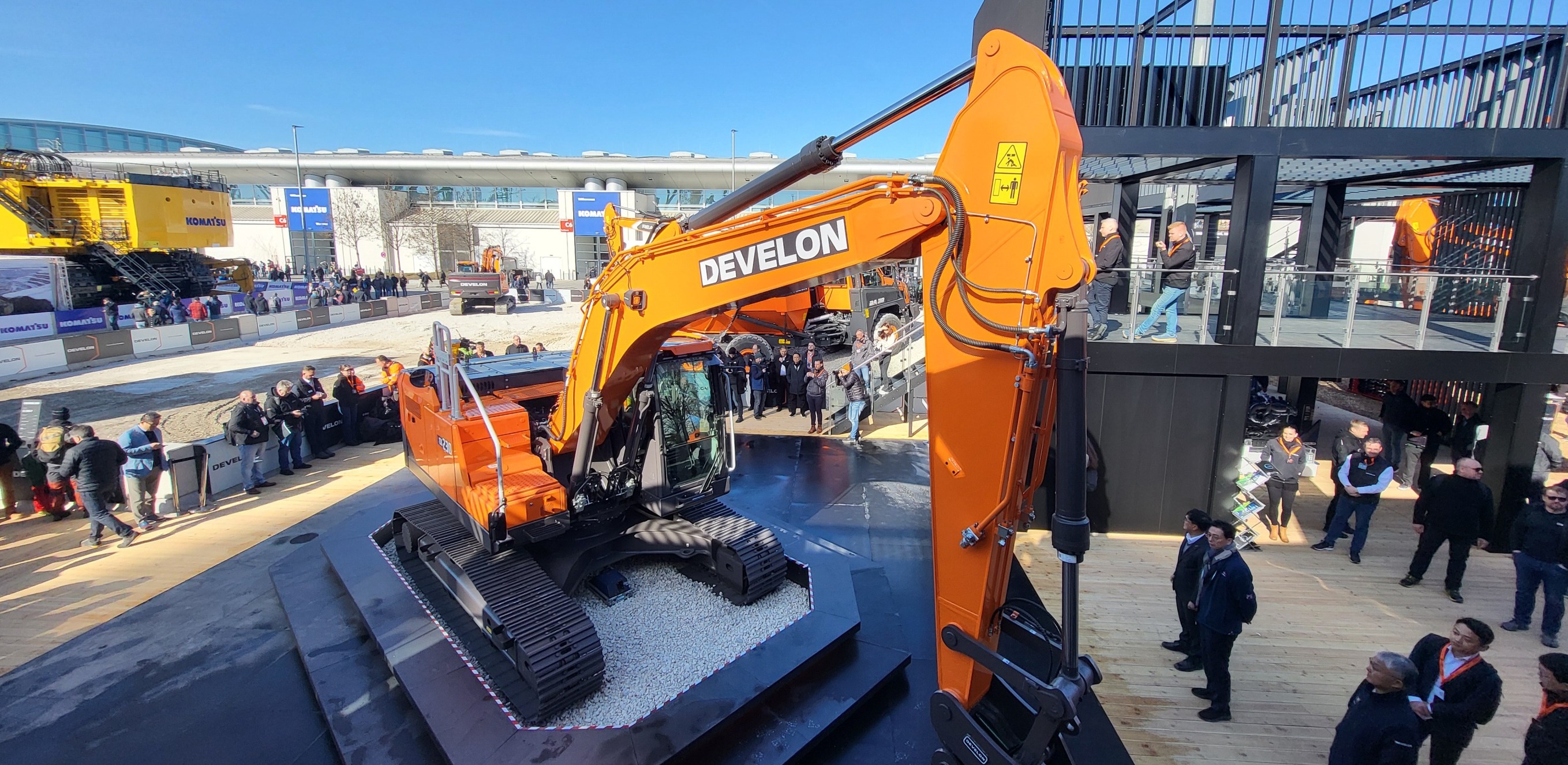 Présentée à la Bauma, la DX230LC-9 préfigure la nouvelle pelle de Develon.
