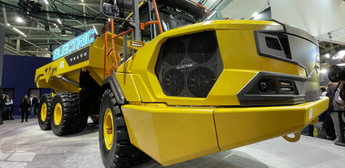 Les premiers modèles A30 Electric et A40 Electric seront commercialisés en Europe à partir de 2026, la production devant monter en puissance dans les années à venir.
