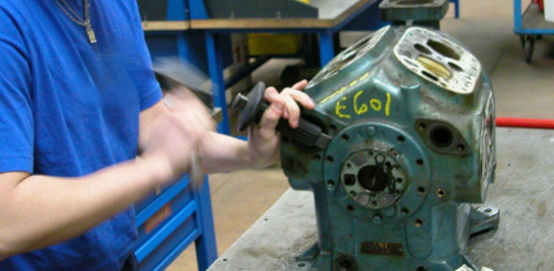 Un compresseur reconstruit est passé entre les mains d’experts en la matière, a subi un processus de remise en état complet.