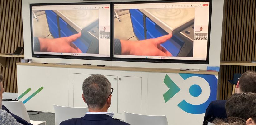 À titre d’exemple, les adhérents du Synetam ont pu assister par visio à la présentation d’un démonstrateur de maintenance connecté, ou (ici) à un outil de surveillance de paramétrage de soudage