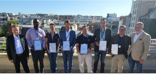De gauche à droite : Etienne Crépon (CSTB), Tidiane Mambou (Danosa France), Claire Racapé (Sika), Pierre-Etienne Bindschedler (Soprema), Pierre-Yves Monier (BMI-Siplast), Thomas Reichenbach (Renolit), Pascal Le Coeur (Iko-Axter), Gérald Faure (CSFE). 