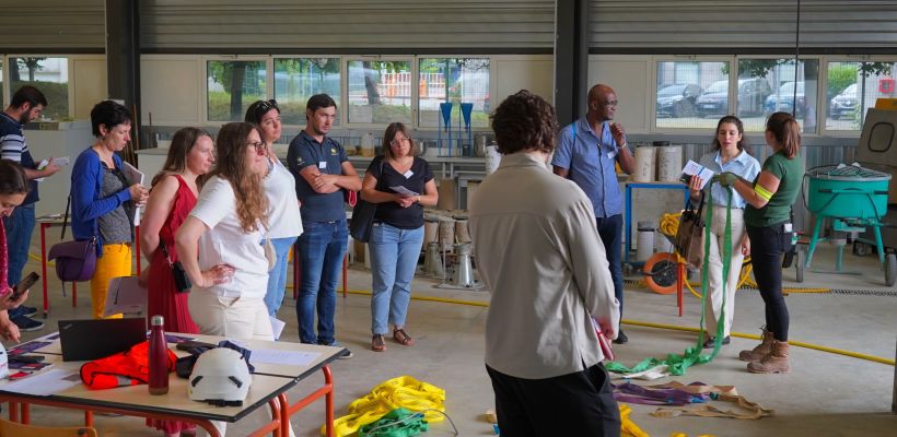 Les ateliers étaient l'occasion pour les visiteurs d'échanger avec des experts autour de situations à risque.